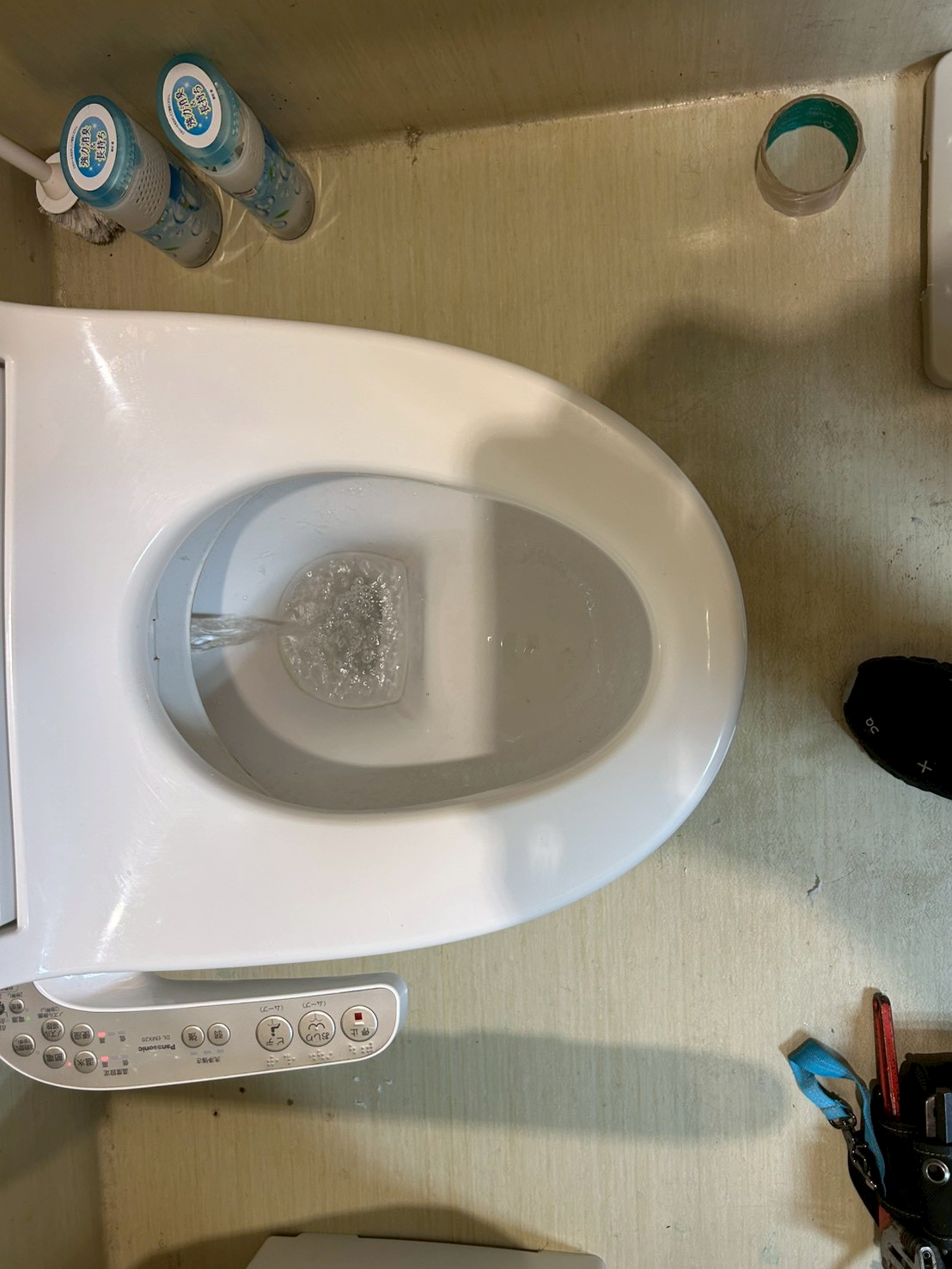 大阪市にて施設トイレの詰まり修理〈オムツの詰まり除去〉の施工後写真